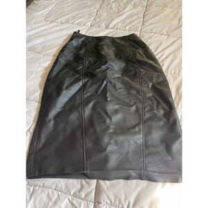 Vintage design assets leather pencil skirt. Size 8